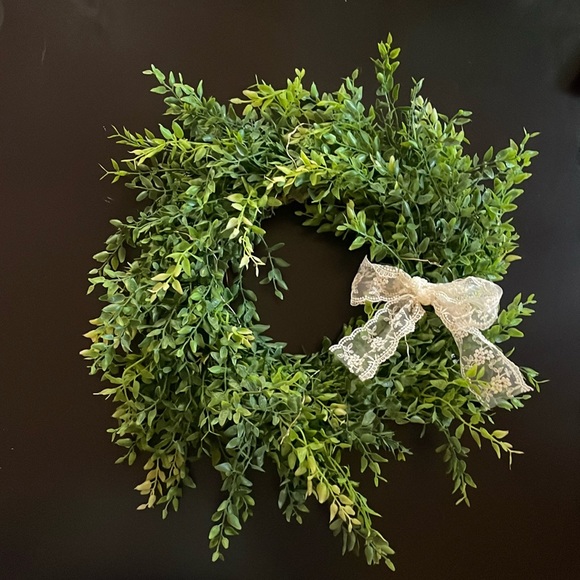 Green Boxwood Mini Wreath 15 inch - Picture 1 of 5